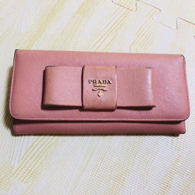 PRADA(プラダ)の【bigbang様】PRADA プラダ リボン長財布 ゴールド ピンク レディースのファッション小物(財布)の商品写真