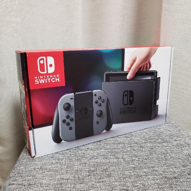 Nintendo Switch(ニンテンドースイッチ)の【超美品！】Nintendo Switch 本体 グレー エンタメ/ホビーのゲームソフト/ゲーム機本体(家庭用ゲーム機本体)の商品写真