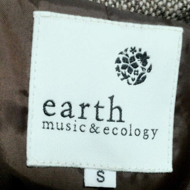 earth music & ecology(アースミュージックアンドエコロジー)の【12/15までお取り置き】 レディースのジャケット/アウター(ダウンジャケット)の商品写真