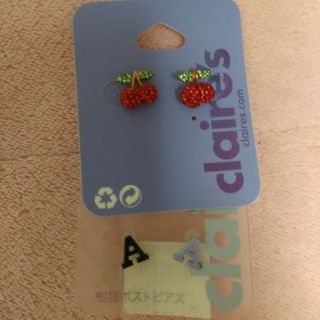 クレアーズ(claire's)のピアスセット　イニシャルA さくらんぼ🍒(ピアス)