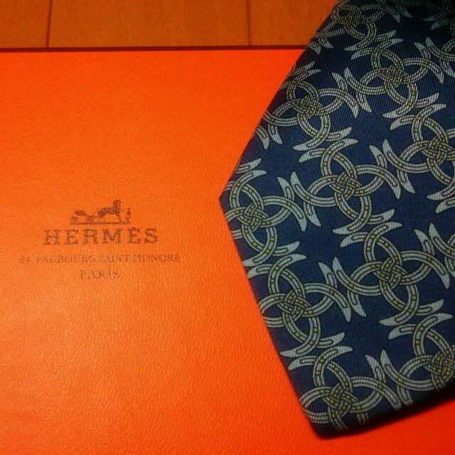Hermes(エルメス)の未使用♪ HERMES  ネクタイ レディースのファッション小物(ネクタイ)の商品写真