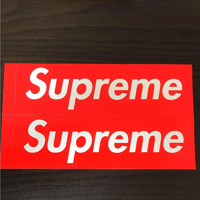 Supreme(シュプリーム)の【縦5.7cm横20.4cm】supreme boxロゴステッカー2枚セット 自動車/バイクのバイク(ステッカー)の商品写真