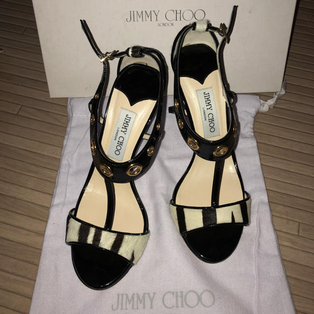 JIMMY CHOO(ジミーチュウ)のJIMMY CHOO パンプス レディースの靴/シューズ(ハイヒール/パンプス)の商品写真