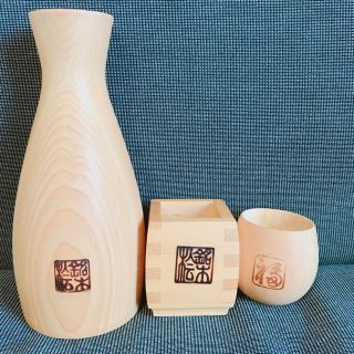 新品未使用 銘木桧 木製 徳利 お猪口 セット(アルコールグッズ)