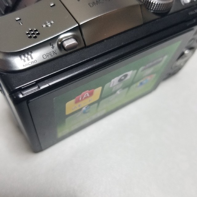 Panasonic(パナソニック)のLUMIX GF6 電動ズームレンズ付き 中古品 Panasonic スマホ/家電/カメラのカメラ(ミラーレス一眼)の商品写真