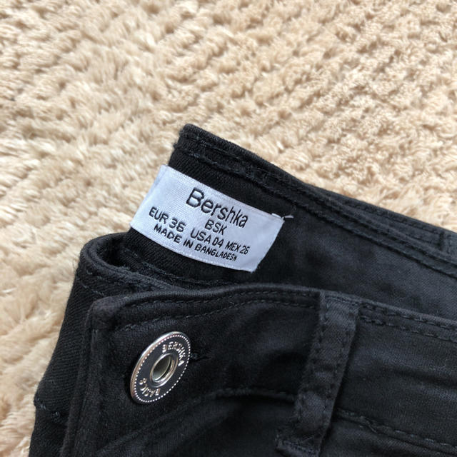 Bershka(ベルシュカ)のパンツ レディースのパンツ(デニム/ジーンズ)の商品写真