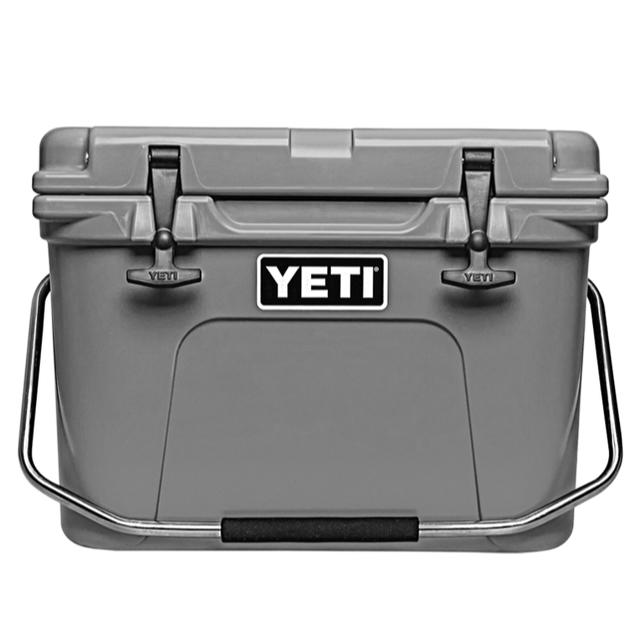 新品 YETI ROADIE 20 チャコール イエティ クーラーボックスの通販 by