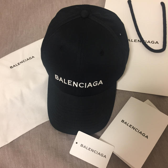 BALENCIAGAキャップ ブラック