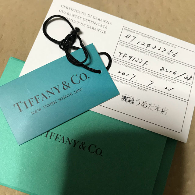 Tiffany & Co.(ティファニー)のティファニー サングラス ケース入れ付き レディースのファッション小物(サングラス/メガネ)の商品写真