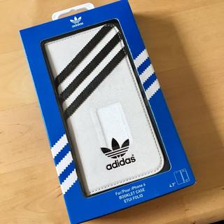 アディダス(adidas)のアディダスオリジナルスiPhone6/6s✩白/黒✩手帳型レザーケース(iPhoneケース)