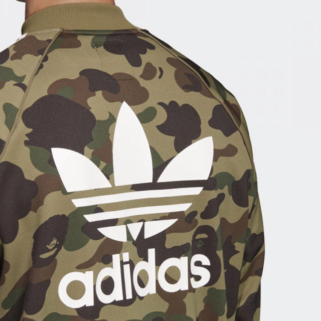 A BATHING APE(アベイシングエイプ)のBAPE × adidas Originals JERSEY TOP  カモ Ｌ メンズのトップス(ジャージ)の商品写真