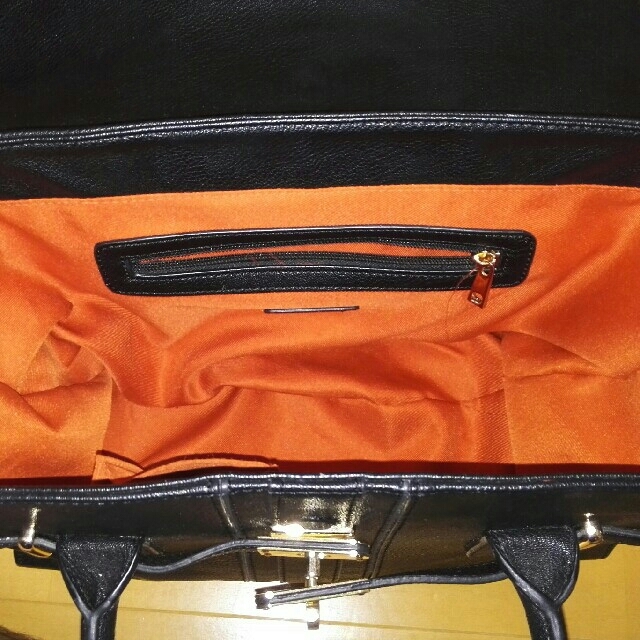 UNTITLED(アンタイトル)のUNTITLEDハンドバッグ美品 レディースのバッグ(ハンドバッグ)の商品写真