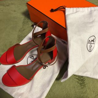 エルメス(Hermes)のHermes ケリー🎁バイカラーサンダル(サンダル)