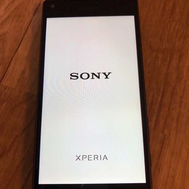 Xperia(エクスペリア)のdocomo SONY Xperia Z5 Compact  スマホ/家電/カメラのスマートフォン/携帯電話(スマートフォン本体)の商品写真