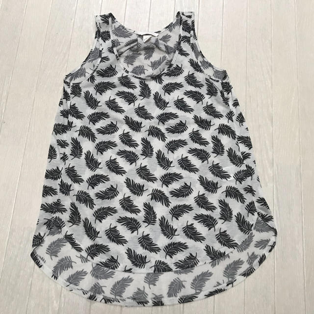 H&M(エイチアンドエム)のH&M✼リーフ柄タンクトップ レディースのトップス(タンクトップ)の商品写真