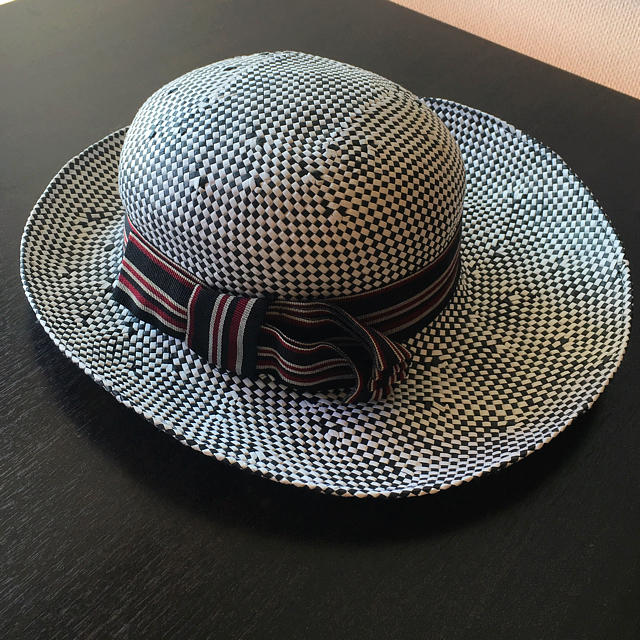 TOMORROWLAND(トゥモローランド)の【新品タグ付き】大人シックな夏帽子＊イタリア製ストローハット レディースの帽子(麦わら帽子/ストローハット)の商品写真