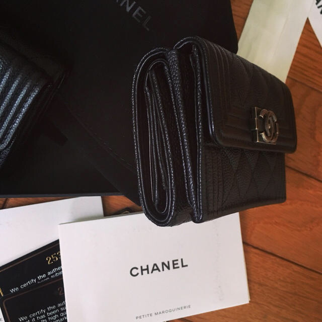 CHANEL(シャネル)のCHANEL新作✨ミニウォレット🎁 レディースのファッション小物(財布)の商品写真