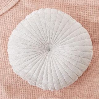 アーバンアウトフィッターズ(Urban Outfitters)の海外で人気クッション！新品 Shelly Round Velvet Pillow(クッション)