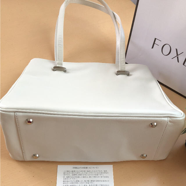 FOXEY(フォクシー)のフォクシー♡未使用♡本革バック♡ レディースのバッグ(ハンドバッグ)の商品写真