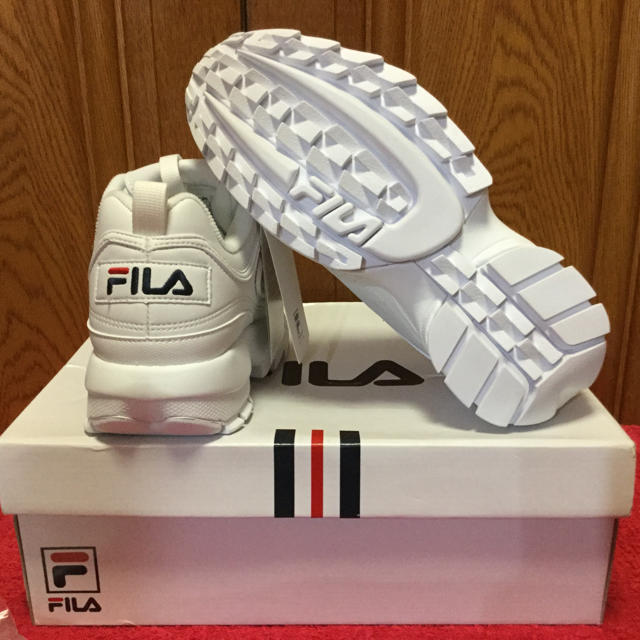 FILA(フィラ)のFILA DISRUPTOR2 フィラ 海外限定品 日本未発売 メンズの靴/シューズ(スニーカー)の商品写真