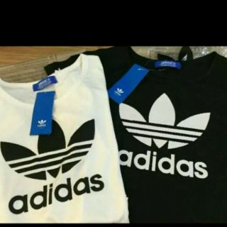 アディダス(adidas)のアディダス へそ出しTシャツ(Tシャツ(半袖/袖なし))