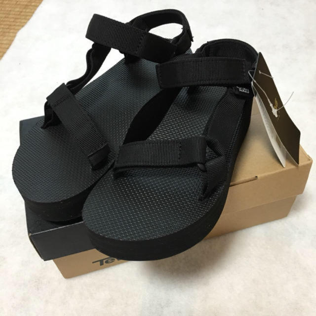 teva プラットフォーム ユニバーサル サンダル 24cm 厚底