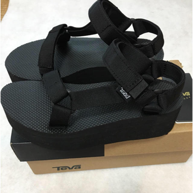 teva プラットフォーム ユニバーサル サンダル 24cm 厚底