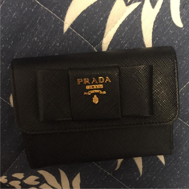 PRADA 三つ折り財布　リボン　黒