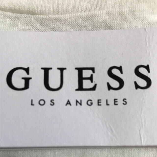 GUESS(ゲス)の【新品未使用】GUESS Tーシャツ Ｓサイズ レディースのトップス(Tシャツ(半袖/袖なし))の商品写真