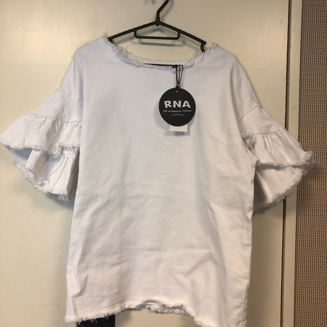 RNA(アールエヌエー)のRNA カットオフ布帛フリルTシャツ nikoand様専用 レディースのトップス(Tシャツ(半袖/袖なし))の商品写真
