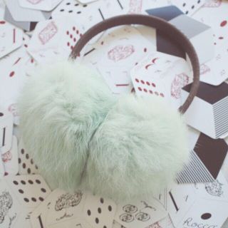 フランシュリッペ(franche lippee)のビジュー付きマカロンカラーイヤーマフ(イヤーマフ)