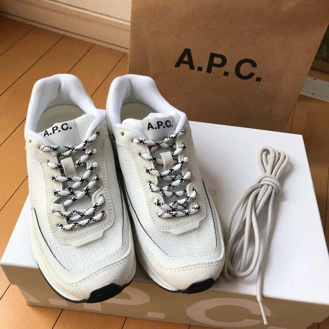 A.P.C(アーペーセー)の31日まで限定値下げAPCアーペーセー★スニーカー36 レディースの靴/シューズ(スニーカー)の商品写真