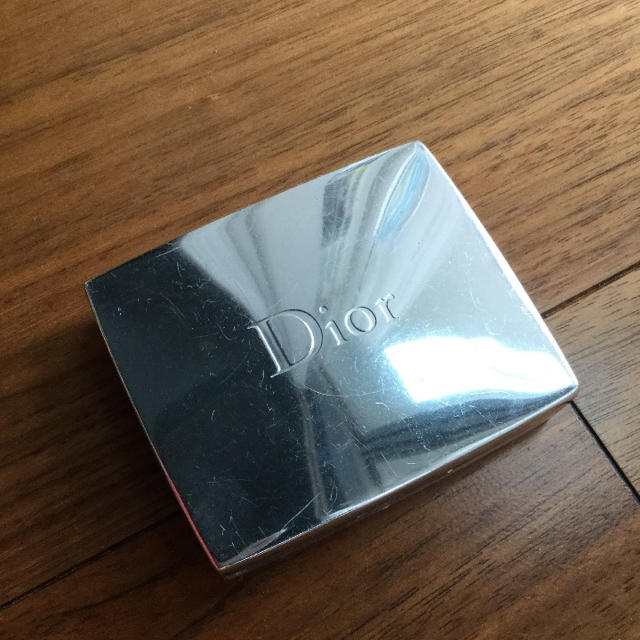 Christian Dior(クリスチャンディオール)のディオールスキン ロージーグロウ 001 ペダル コスメ/美容のベースメイク/化粧品(チーク)の商品写真