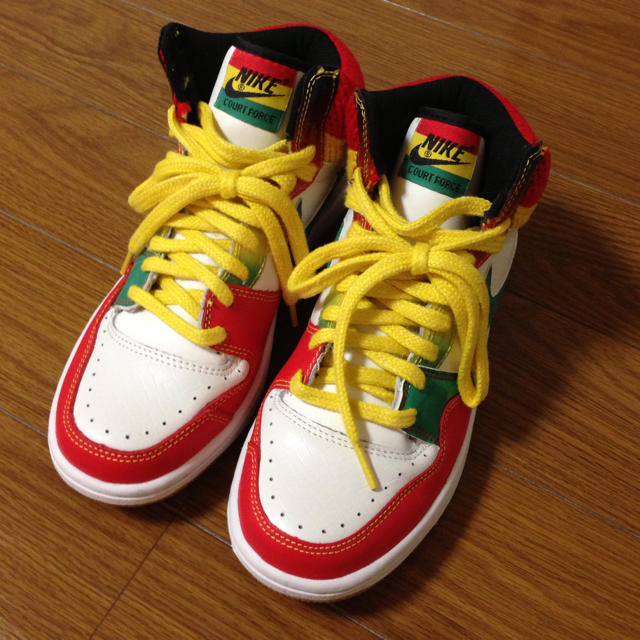 Nike ナイキラスタカラースニーカーの通販 By Yummy S Shop ナイキならラクマ Nike ナイキラスタカラースニーカーの通販 By Yummy S Shop ナイキならラクマ
