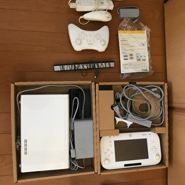 Wii U(ウィーユー)のwiiu 32G  エンタメ/ホビーのゲームソフト/ゲーム機本体(家庭用ゲーム機本体)の商品写真