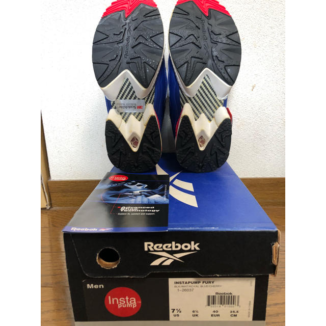 Reebok(リーボック)のReebok pumpfury トリコロール【新品未使用品】 メンズの靴/シューズ(スニーカー)の商品写真