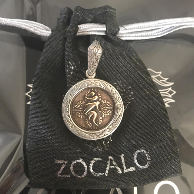 ZOCALO(ソカロ)の売り切り値下げ ZOCALO ペンダントトップ 鳥 酉年 不動明王 カーン 梵字 レディースのアクセサリー(ネックレス)の商品写真