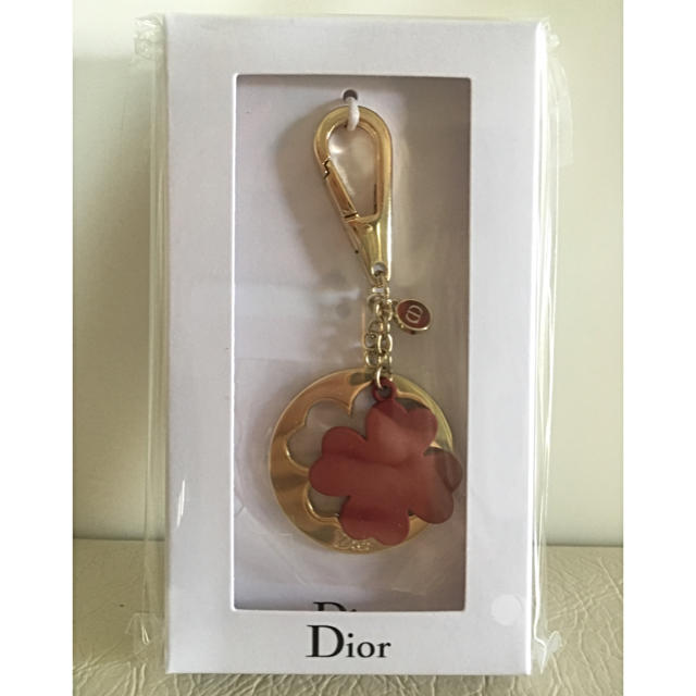 Dior(ディオール)のDior☆非売品新品未開封☆ディオール四つ葉チャームストラップ ハンドメイドのファッション小物(バッグチャーム)の商品写真