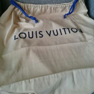 ルイヴィトン(LOUIS VUITTON)の LAST お値下げ/Louis Vuitton保存袋(大)美品(ショップ袋)