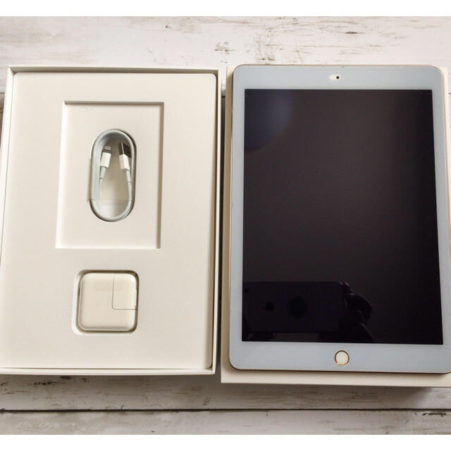 最低価格の Air iPad - Apple 2 付属品未使用 ゴールド 美品 16GB Wi-Fiモデル タブレット - covid19.ins.gov.mz