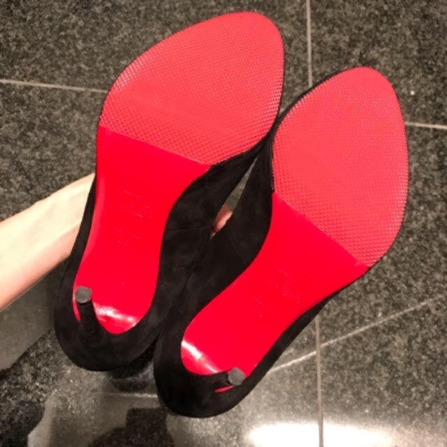 Christian Louboutin(クリスチャンルブタン)のchristian louboutin レディースの靴/シューズ(ハイヒール/パンプス)の商品写真