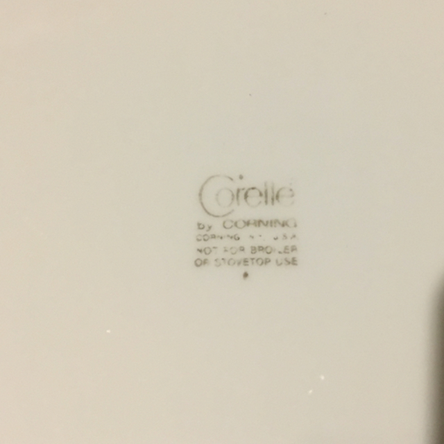 CORELLE(コレール)のコレール バタフライゴールド ディナープレート 4枚セット インテリア/住まい/日用品のキッチン/食器(食器)の商品写真
