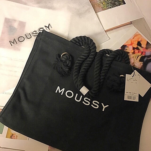 moussy(マウジー)の人気完売黒♡MOUSSYキャンバストートバッグ♡ショッパー型トートバック♡新品 レディースのバッグ(トートバッグ)の商品写真