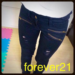 フォーエバートゥエンティーワン(FOREVER 21)の 本日のみ値下げ!!!(デニム/ジーンズ)