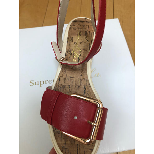 Supreme.La.La.(シュープリームララ)の厚底サンダル 赤 レディースの靴/シューズ(サンダル)の商品写真