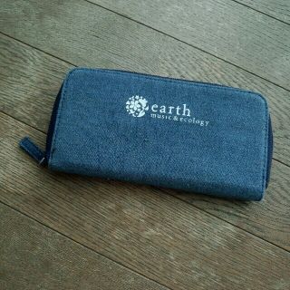 アースミュージックアンドエコロジー(earth music & ecology)のearthの長財布(財布)