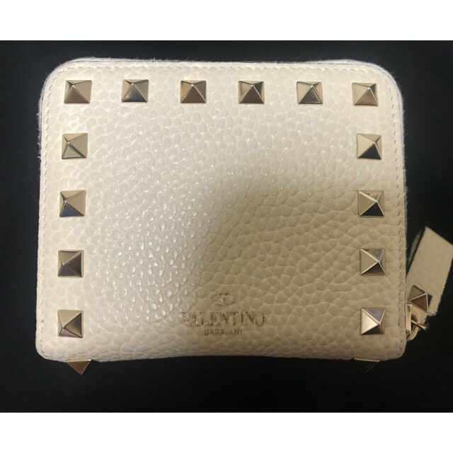 お値下げ!!VELENTINO スタッズ 二つ折り コンパクト 財布 - www