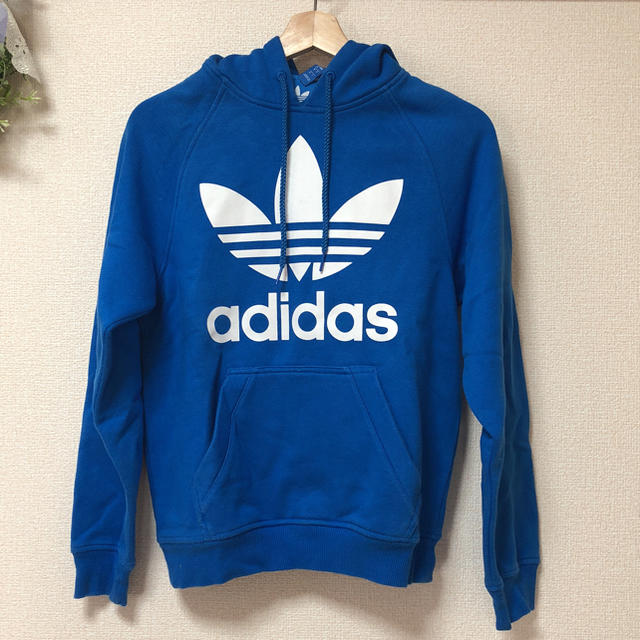 adidas(アディダス)のadidasオリジナル スウェットパーカー レディースのトップス(トレーナー/スウェット)の商品写真