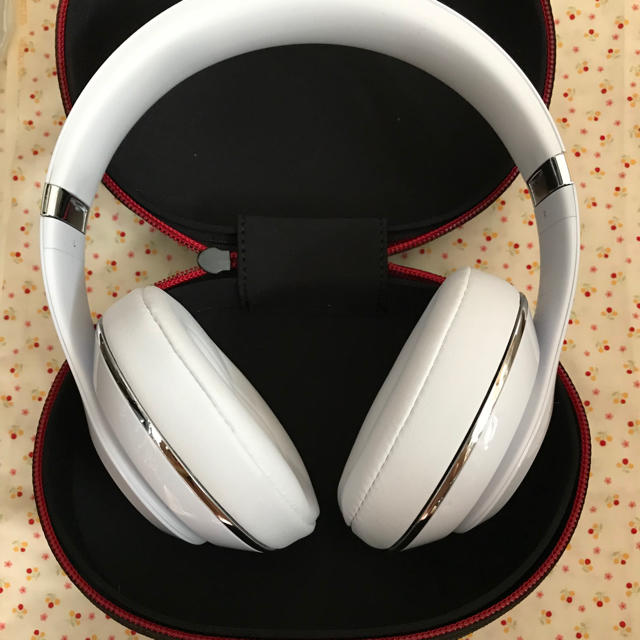 Beats by Dr Dre - Apple Beats by Dr.Dre Wirelessグロスホワイト