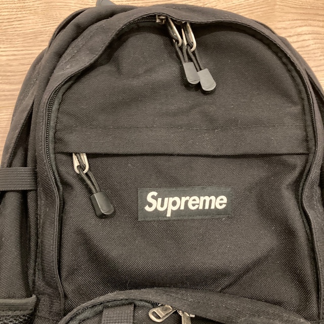 Supreme(シュプリーム)のシュプリーム 15ss バックパック黒 値下げ不可 メンズのバッグ(バッグパック/リュック)の商品写真